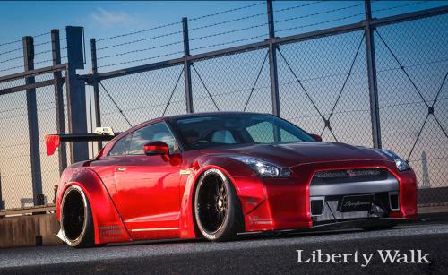 Nissan-GT-R-New-Body-Kit-Parts-Released-By-Liberty-Walk-12